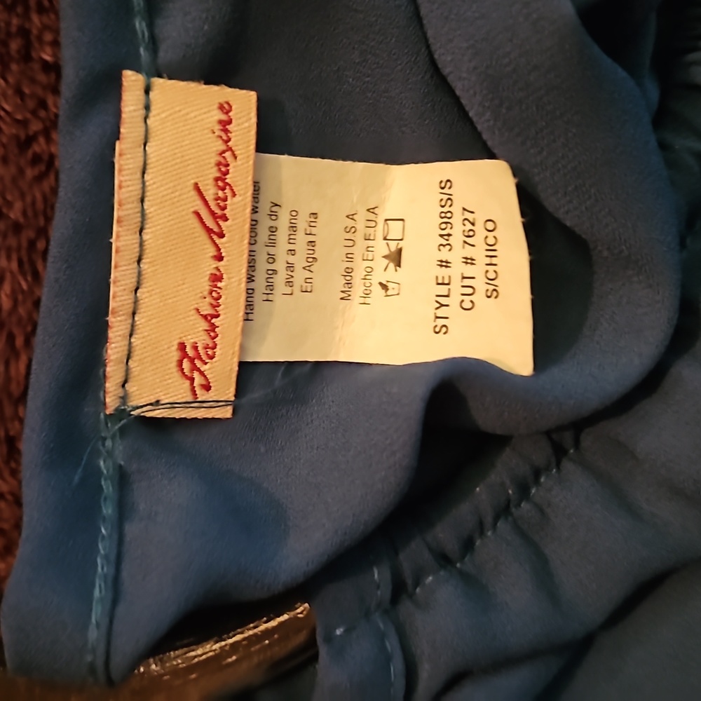 Blue blouse with built in necklace - Picture 3 of 3